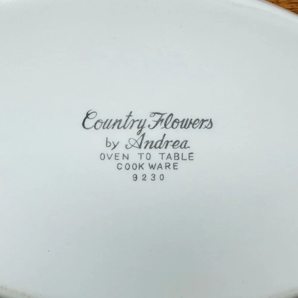 Country Flowers 🌺 & butterflies‎ 🦋 By Andrea Covered Dish #9230 Good Condition
